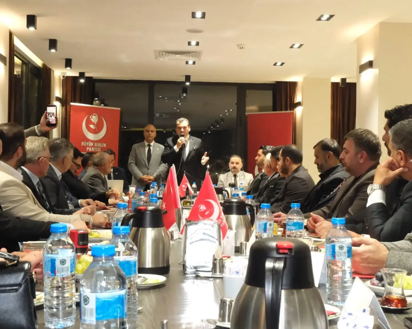 Büyük Birlik Partisi İstanbul aylık ilçe başkanları toplantısı Küçükçekmece’de gerçekleştirildi
